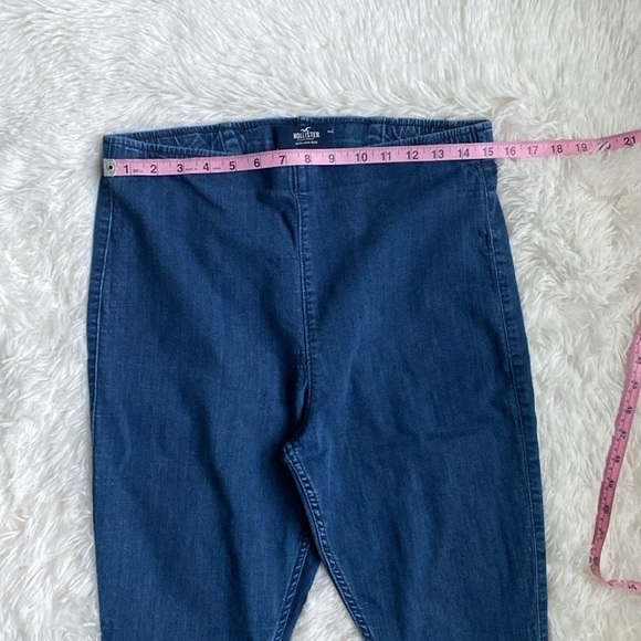 Hollister ultra high-rise stretch flare pull on jeans.  Size Large. - Picture 5 of 6